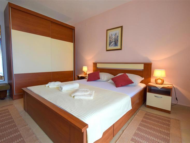 Apartments Rendulic Малинска Экстерьер фото
