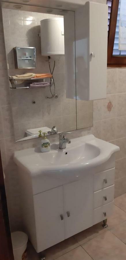 Apartments Rendulic Малинска Экстерьер фото