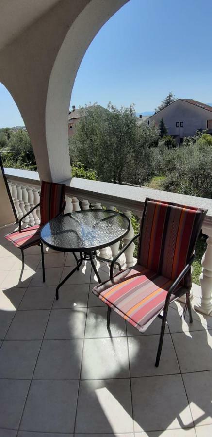 Apartments Rendulic Малинска Экстерьер фото